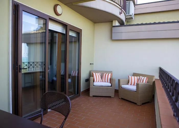 Giuvra Panoramic House *